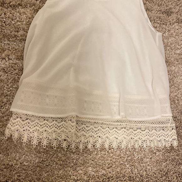 Carmela Sz Sm Ivory Layered Lace Underlay Top - Picture 5 of 6